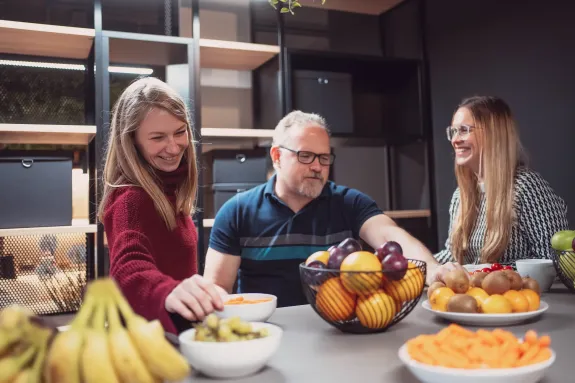 Zaměstnanci epet společně snídají